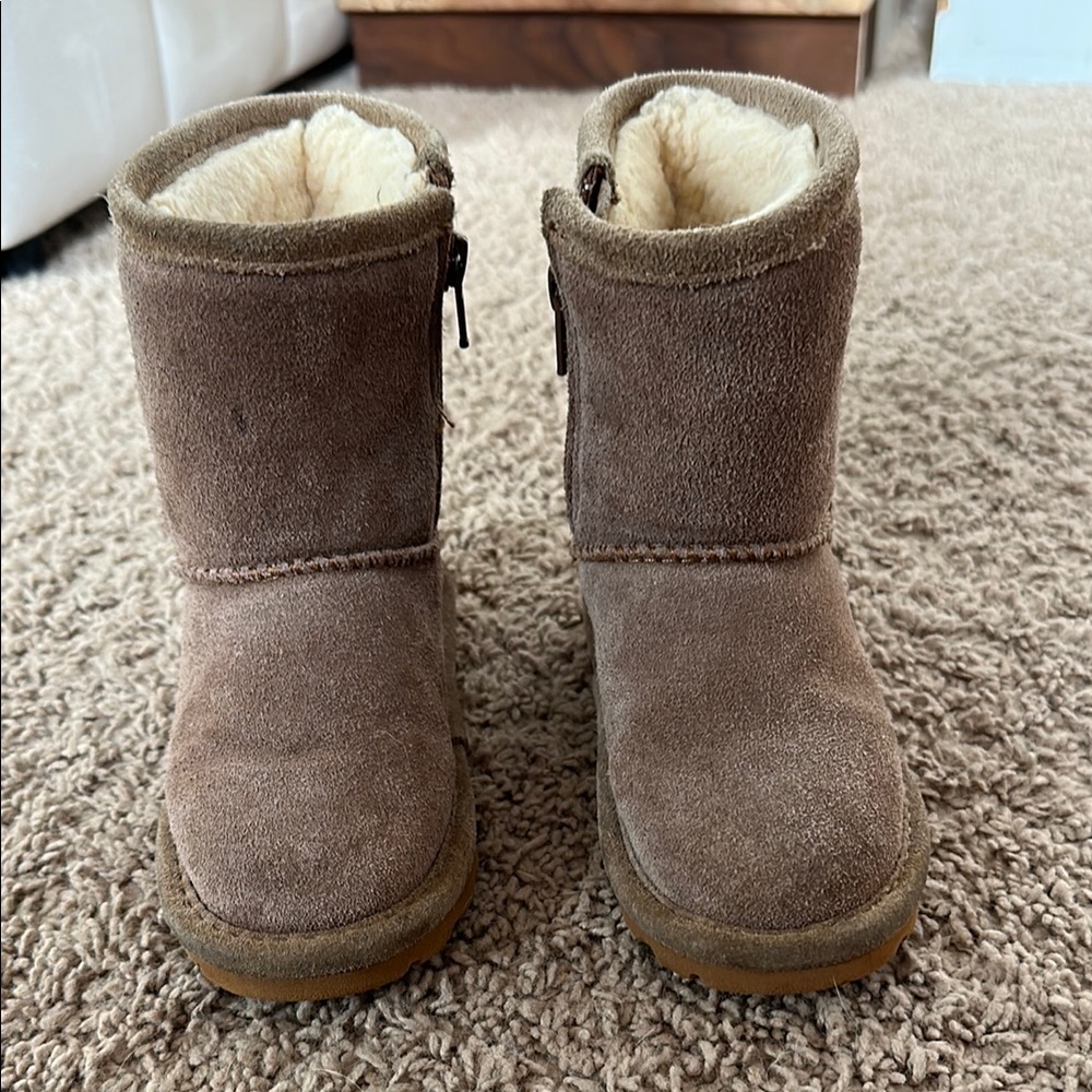 🌟2 for $15 // Fur Boots